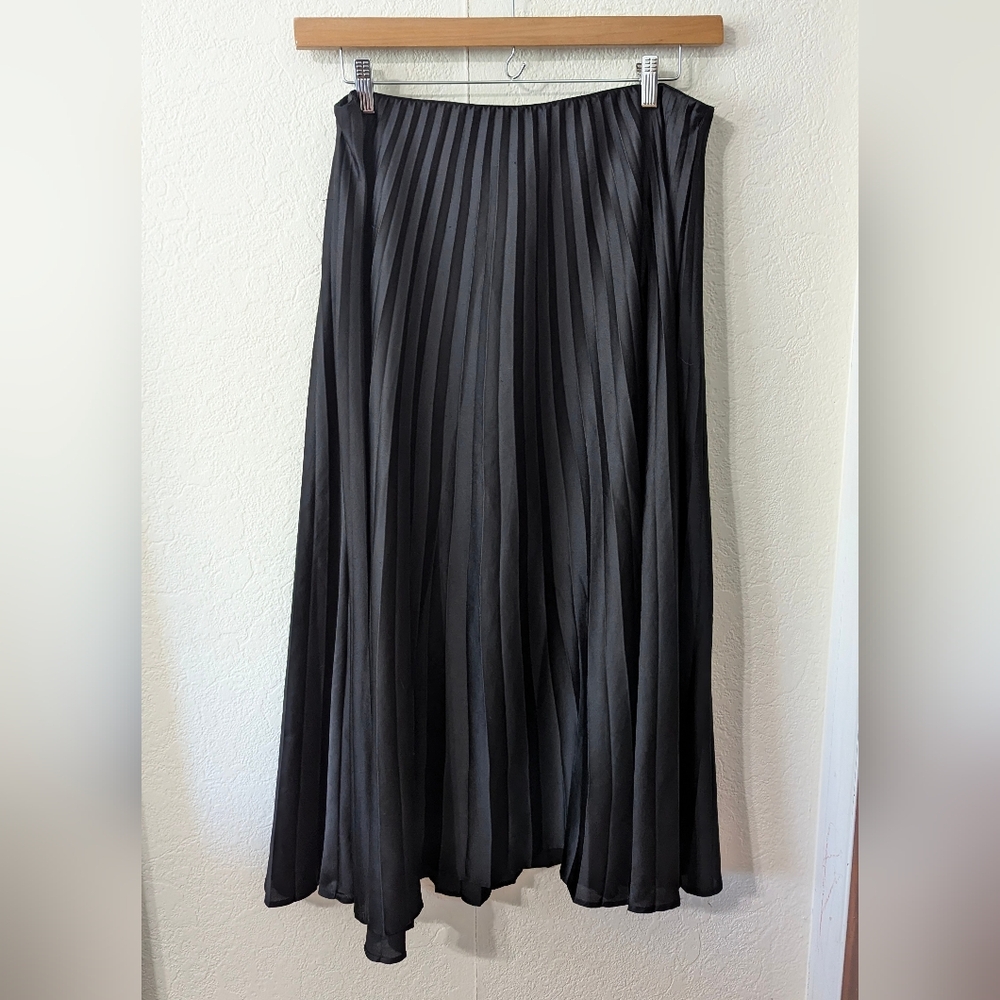 MNG Maxi Pleated Black Skirt Large